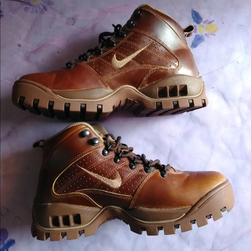 Nike leather men’s waterproof shoes